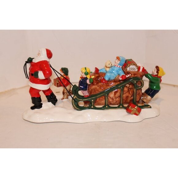 Dept 56 Snow Village - Santa Comes to Town, 1996 - Picture 1 of 6